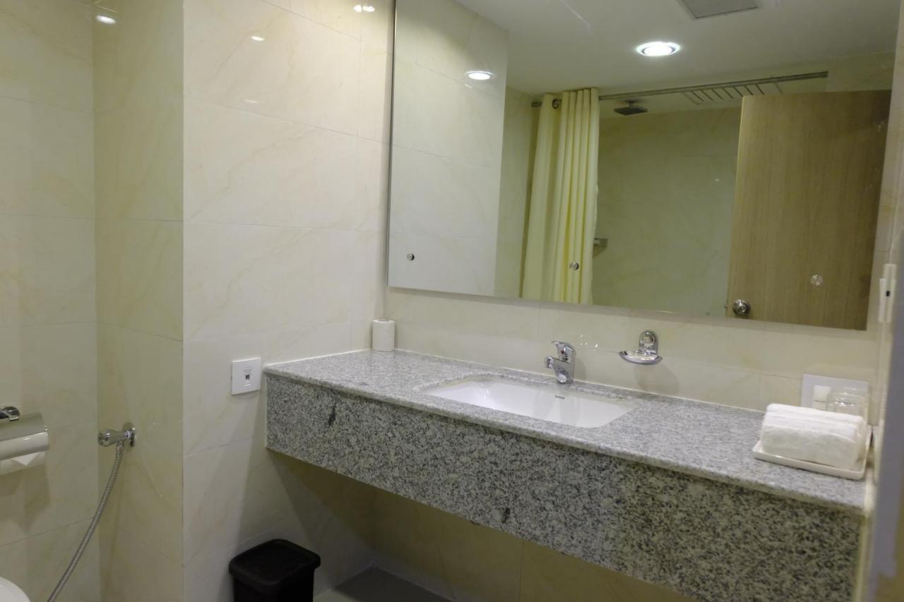 Hotel Nirvana By Luxury International Paklihwa Екстер'єр фото